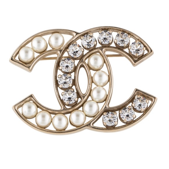 🎀SOLD 🎀Chanel
Faux Pearl & Strass CC Brooch - Picture 3 of 3